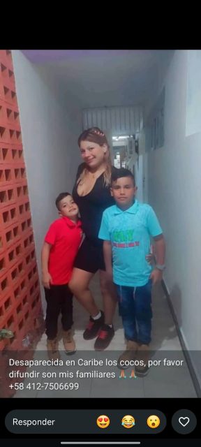 Kenyeli Zerpa y sus dos hijos