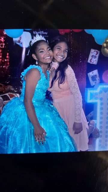 Astrid perez y isabel perez