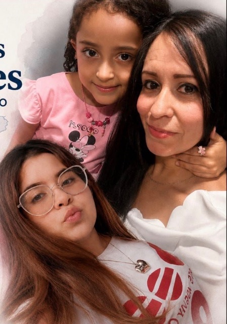 Solange velasquez 44 años, Solianny Terán 20 años, Ivanna García 05 años