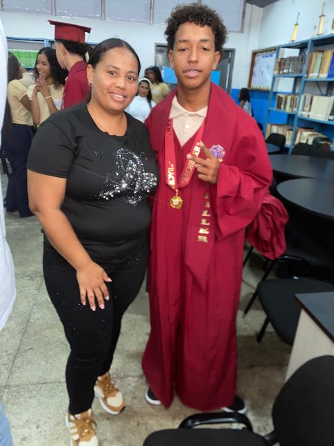 Rosmery Carolina  Ladera Romero y su hijo Ezequiel Álvarez Ladera